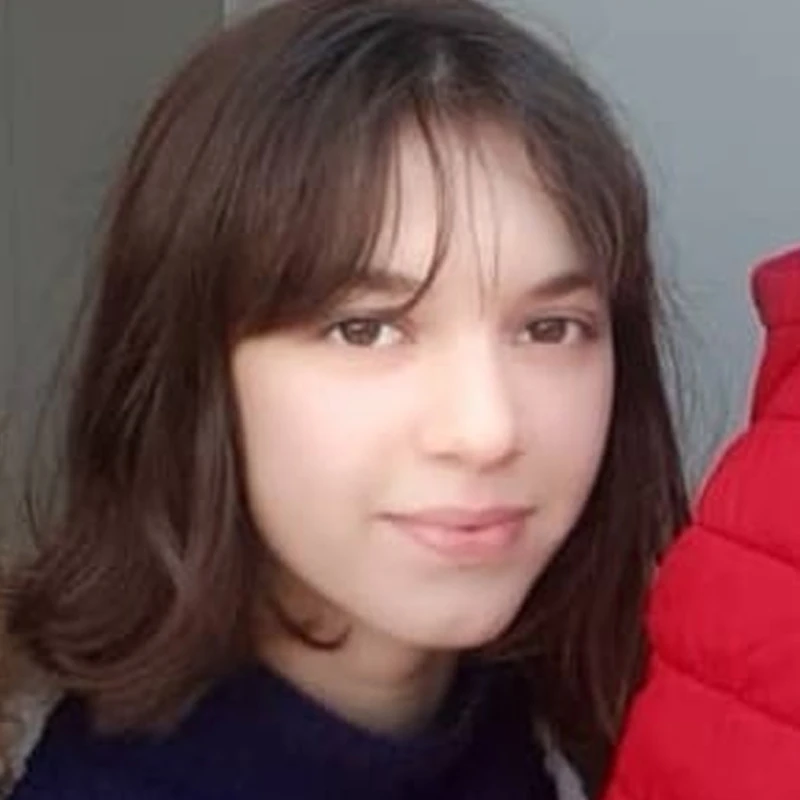 Başına yorgun mermi düşen genç kız yoğun bakıma alındı